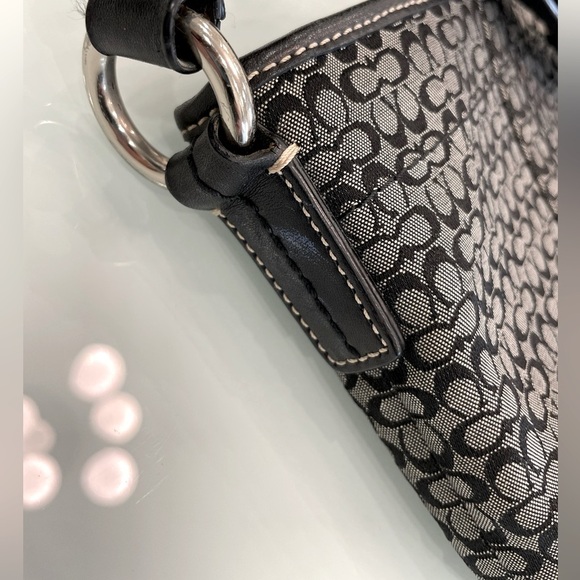 Vintage COACH Crossbody Leather Bag / Purse - Picture 6 of 8